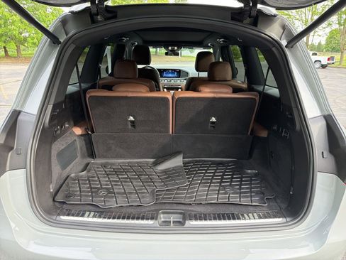 Used 2024 Mercedes-Benz GLS 450 4MATIC image 19
