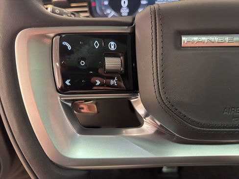 Used 2024 Land Rover Range Rover Long Wheelbase SE image 12