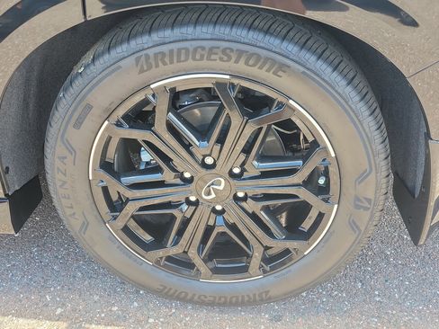 Certified 2026 INFINITI QX80 4WD w/ Sport Exterior Package image 5