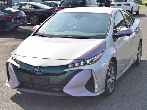 Used 2020 Toyota Prius Prime LE FWD image 3
