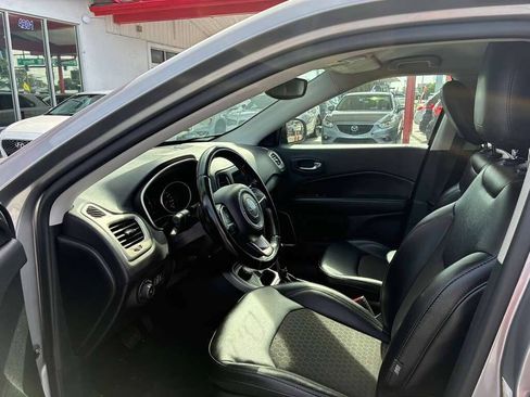 Used 2020 Jeep Compass Latitude AWD/4WD image 12