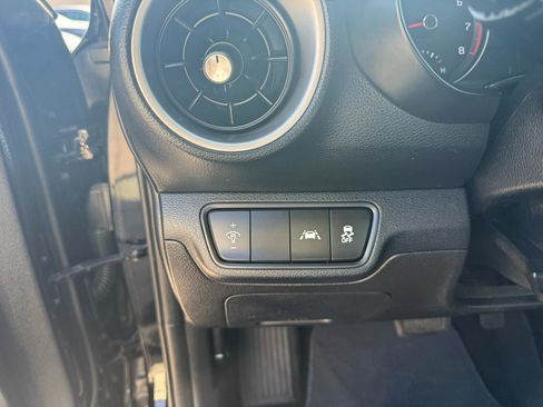 Used 2021 Kia Forte Sedan FWD image 23