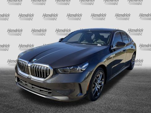 Certified 2026 BMW 530i xDrive w/ Premium Package image 7