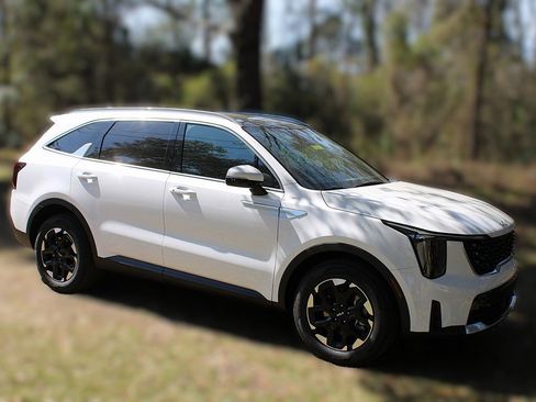 New 2026 Kia Sorento S w/ S Panoramic Sunroof Package image 4