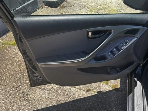 Used 2013 Hyundai Elantra Limited w/ Technology Pkg FWD image 32