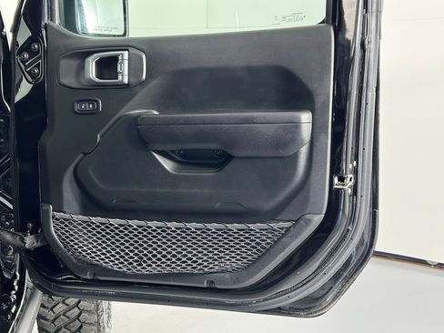 Used 2023 Jeep Wrangler Unlimited w/ 8.4" Radio Group AWD/4WD image 9