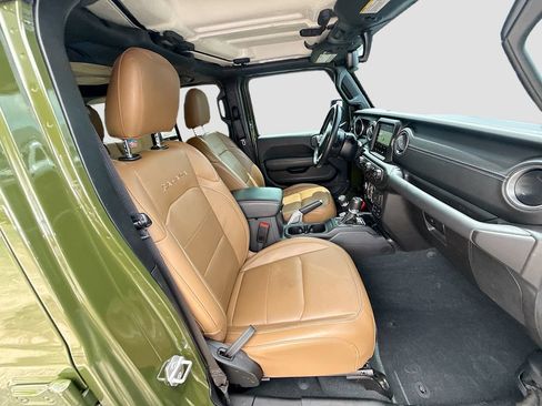 Used 2022 Jeep Wrangler Unlimited Sahara AWD/4WD image 33