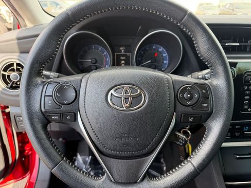 Used 2018 Toyota Corolla iM w/ Carpet Mat Package (TMS) FWD image 13