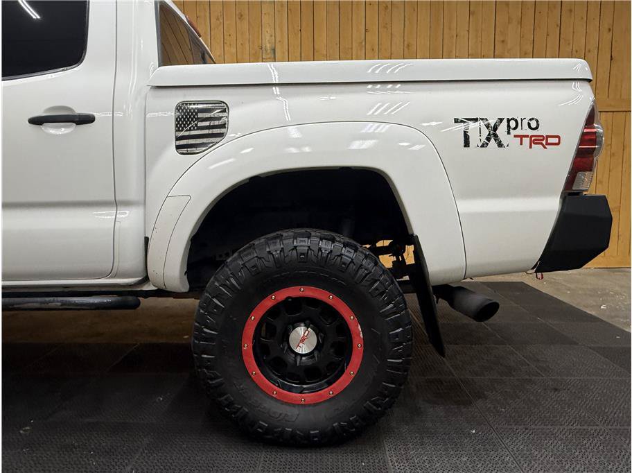 Used 2011 Toyota Tacoma 4x4 Double Cab w/ TRD Off-Road Pkg w/JBL Audio image 10
