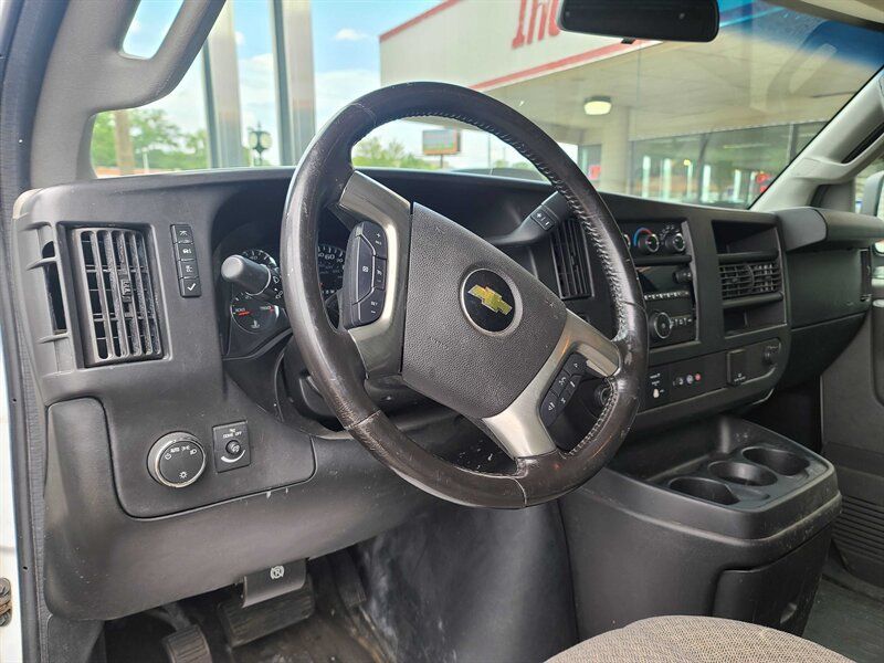 Used 2017 Chevrolet Express 2500 RWD image 9