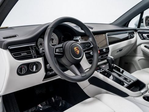 New 2026 Porsche Macan image 13