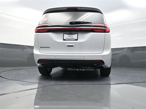 New 2026 Chrysler Pacifica Select image 22