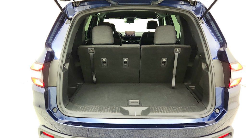 Used 2025 Honda Pilot Sport image 20
