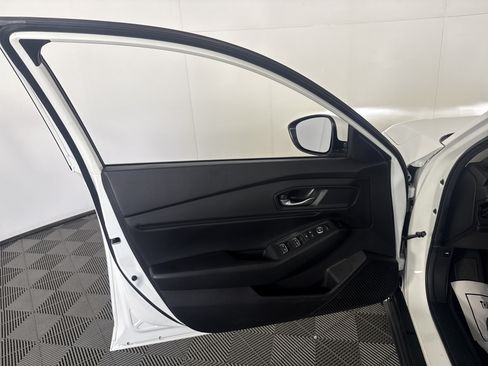 Used 2024 Honda Accord EX image 13