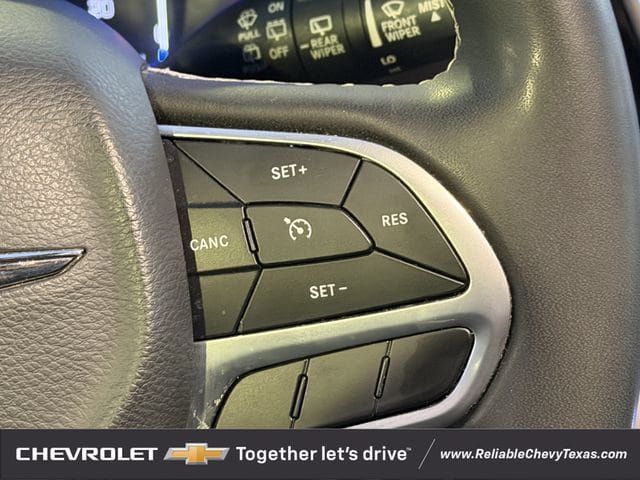 Used 2022 Chrysler Voyager LX FWD image 15