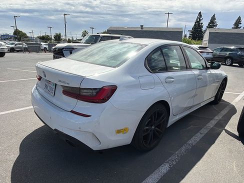 Used 2022 BMW 330e w/ M Sport Package RWD image 11