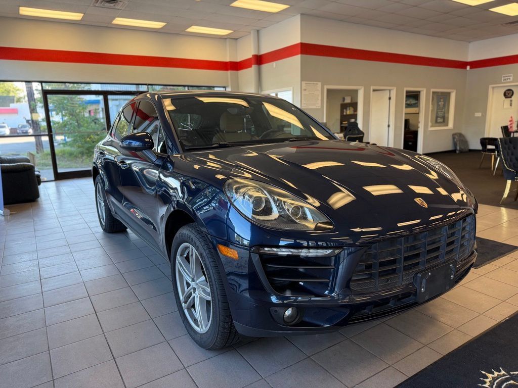 Used 2018 Porsche Macan Sport Edition AWD/4WD image 6