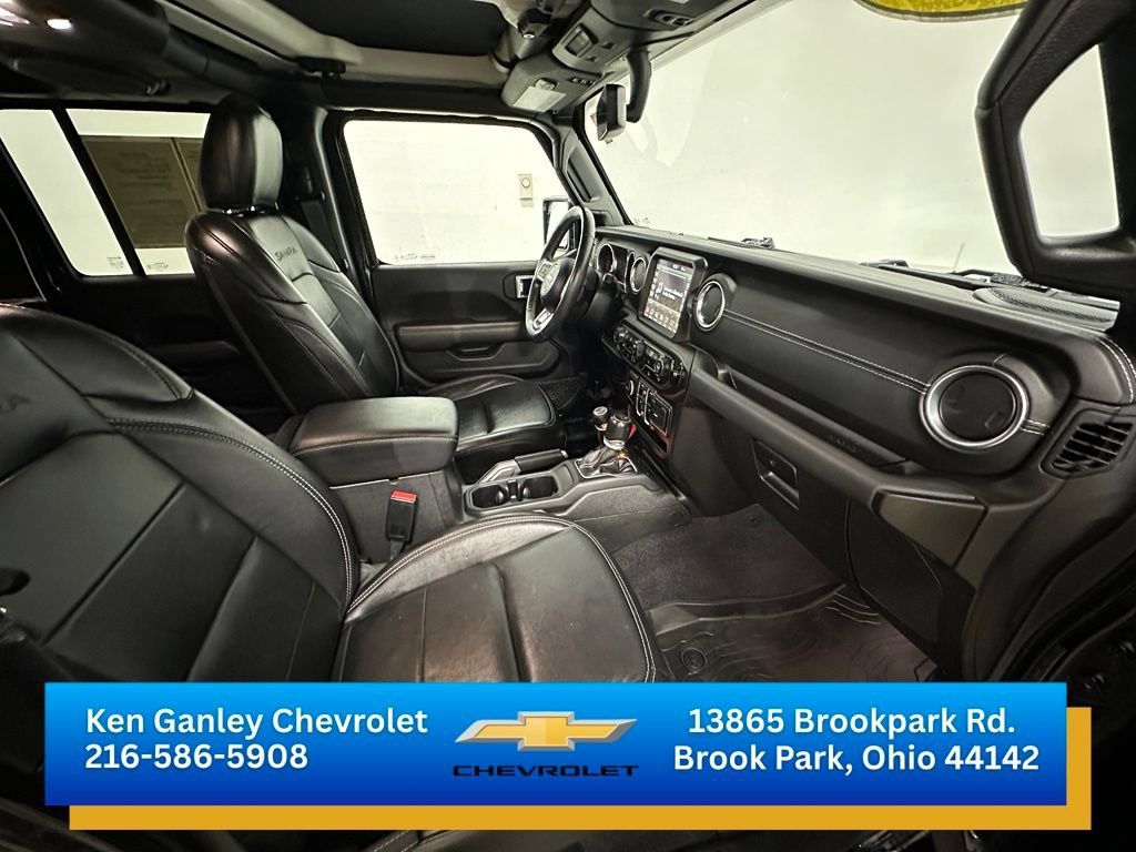 Used 2022 Jeep Wrangler Unlimited Sahara w/ LED Lighting Group AWD/4WD image 24