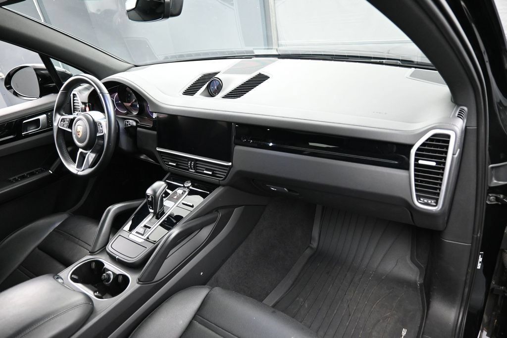 Certified 2023 Porsche Cayenne S Platinum AWD/4WD image 30