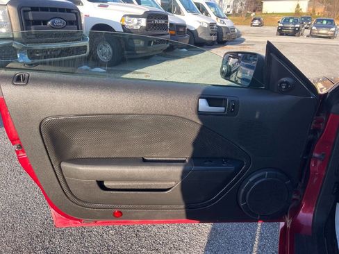 Used 2006 Ford Mustang GT image 31