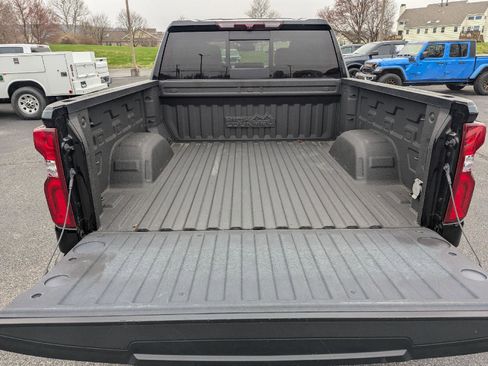 Used 2022 Chevrolet Silverado 1500 High Country w/ Z71 Off-Road Package image 16