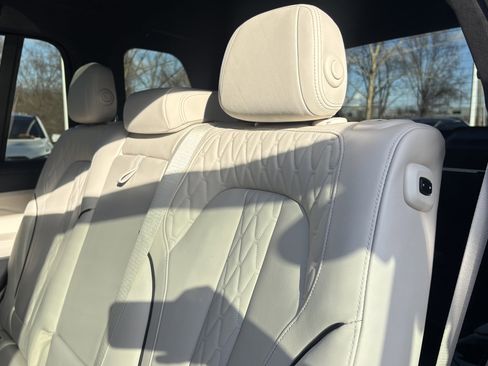 Used 2024 BMW X7 M60i w/ Executive Package image 32
