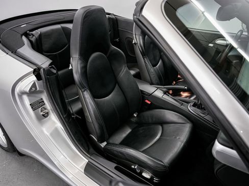 Used 2005 Porsche 911 Carrera S RWD image 27