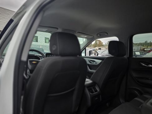 Used 2025 Chevrolet Blazer LT FWD image 17