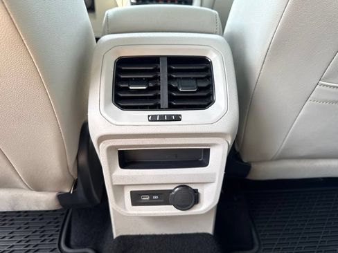 Certified 2022 Volkswagen Tiguan SE R-Line FWD image 25