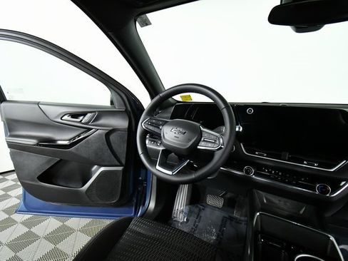 Used 2025 Chevrolet Equinox LT w/ Midnight Edition image 19