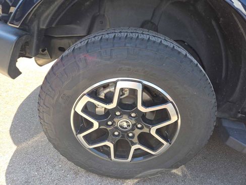 Used 2021 Ford Bronco Outer Banks image 4