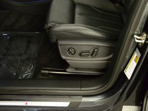 Certified 2023 Audi Q5 e Premium Plus w/ Premium Plus Package image 28