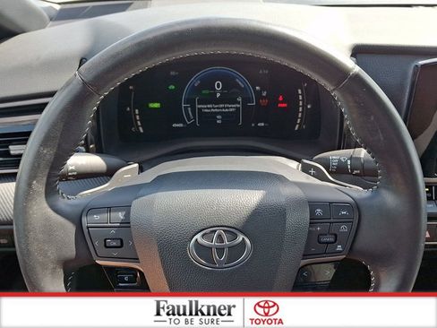 Used 2025 Toyota Camry SE FWD image 17