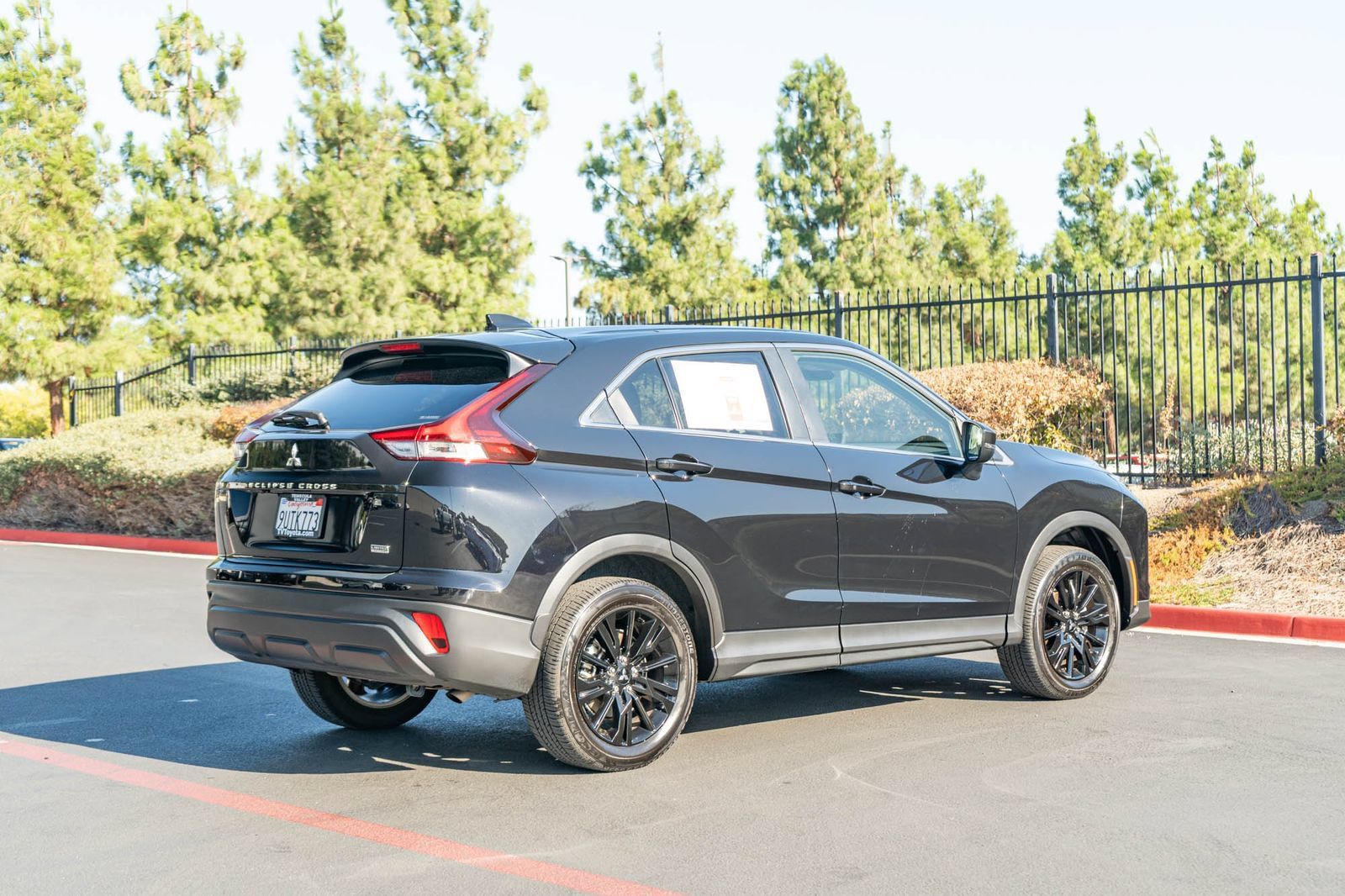 Used 2025 Mitsubishi Eclipse Cross LE AWD/4WD image 8