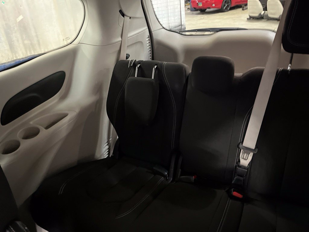 Used 2023 Chrysler Voyager LX FWD image 25