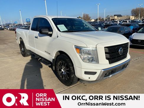 Used 2021 Nissan Titan SV w/ SV Convenience Package RWD image 7