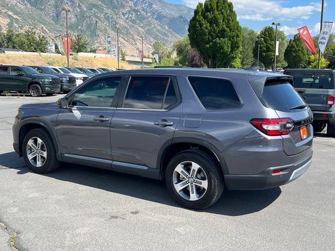 Used 2024 Honda Pilot EX-L image 11