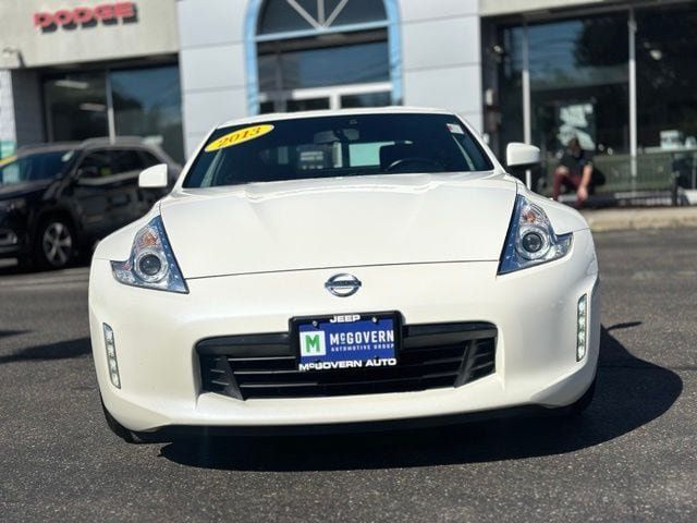 Used 2013 Nissan 370Z Coupe RWD image 9