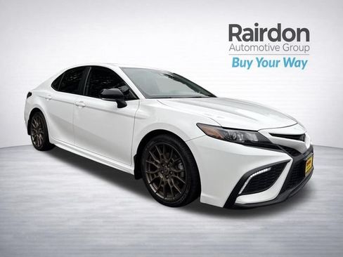 Used 2023 Toyota Camry SE FWD image 1