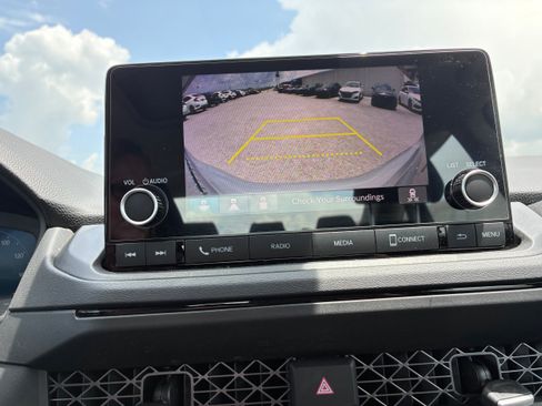 Used 2025 Honda Accord SE image 11