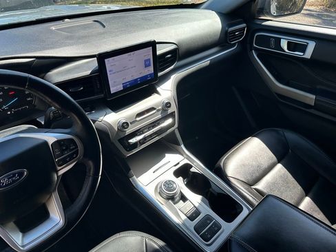 Used 2022 Ford Explorer XLT w/ Equipment Group 202A image 17