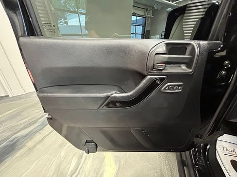 Used 2015 Jeep Wrangler Unlimited Sahara AWD/4WD image 50