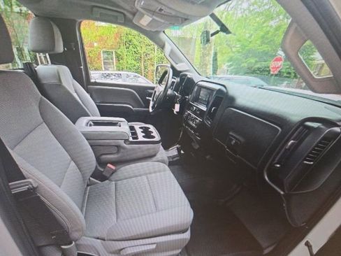 Used 2018 GMC Sierra 2500 4x4 Regular Cab image 9