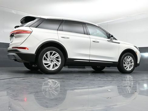 Used 2023 Lincoln Corsair AWD image 38