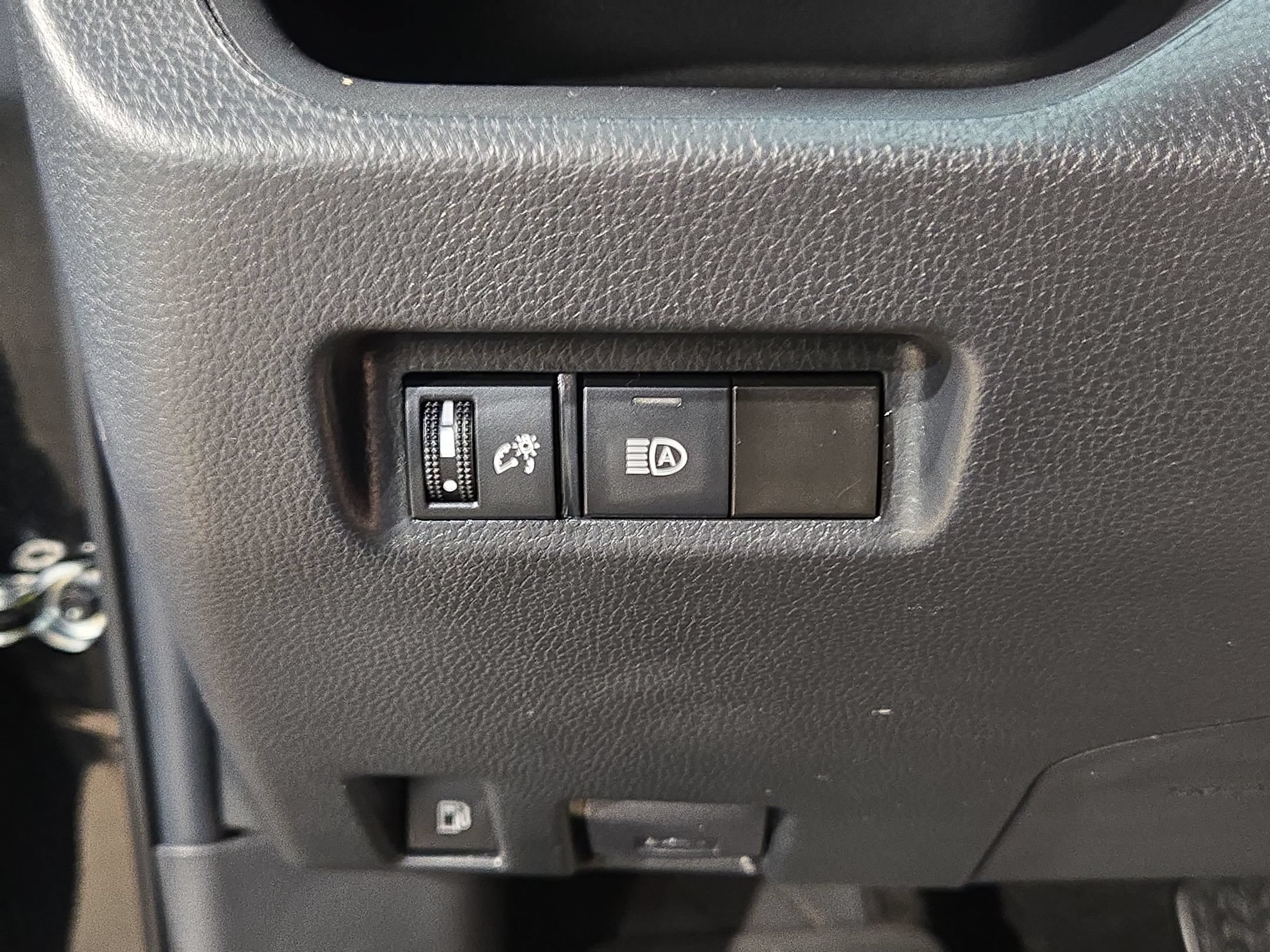 Used 2024 Toyota RAV4 LE AWD/4WD image 24