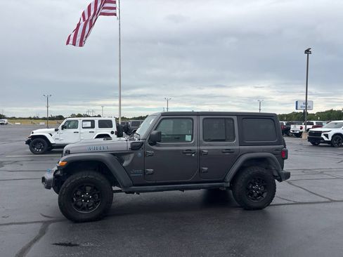 Used 2024 Jeep Wrangler Unlimited AWD/4WD image 2