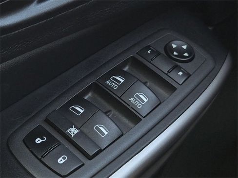 Used 2022 Jeep Cherokee Limited image 29