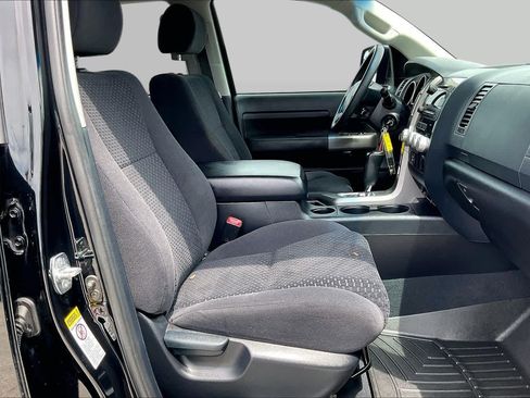 Used 2013 Toyota Tundra 2WD CrewMax w/ SR5 Pkg image 9