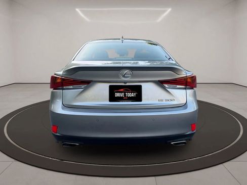 Used 2018 Lexus IS 300 w/ Comfort Package RWD image 4