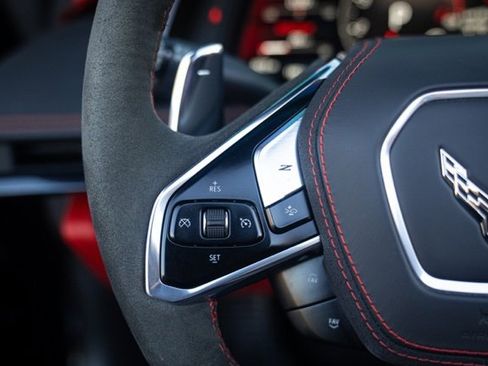 Used 2024 Chevrolet Corvette Stingray Premium Conv w/ 3LT image 22